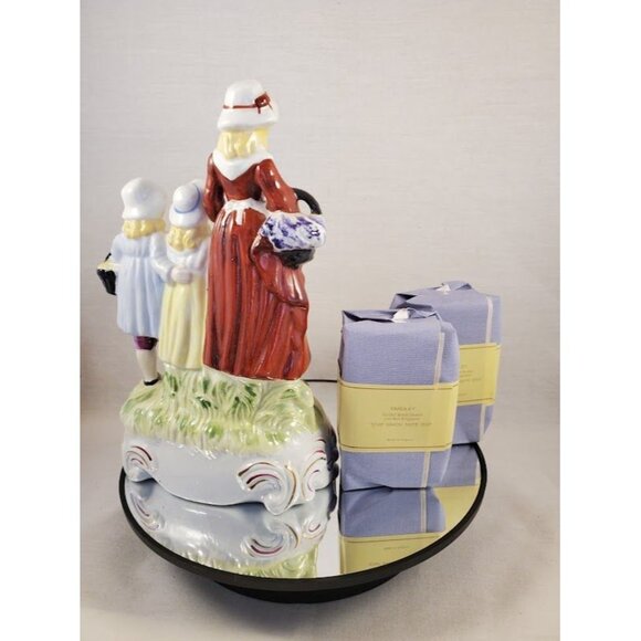 Yardley English Lavender Porcelain Figurine With 2 Perfumed Soaps Collectible - Picture 6 of 7
